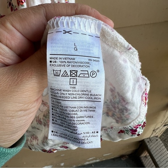 Old Navy Boho Pink Paisley Long Sleeve Blouse - Size L - Picture 4 of 5